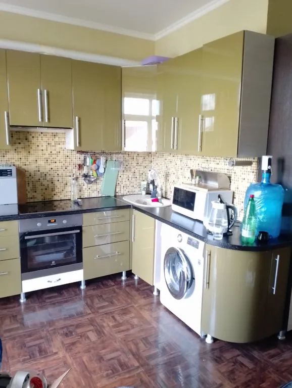 Дом, горы, море