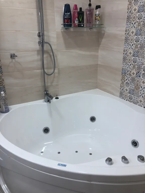 Трёхкомнатная с евро ремонтом