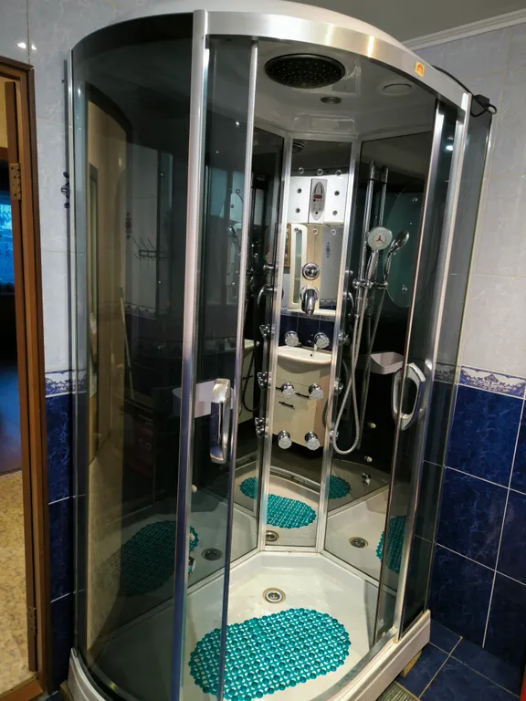 Дом рядом с аэропортом