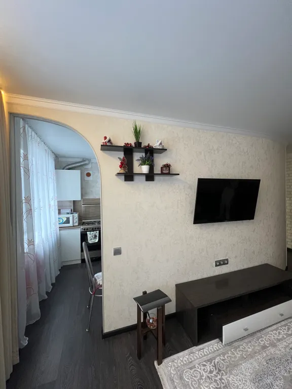 Уютная квартира в центре города с видом на площадь