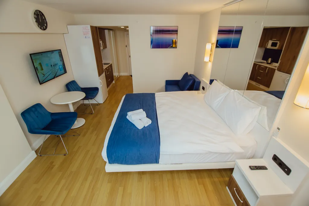 Студия с видом на море