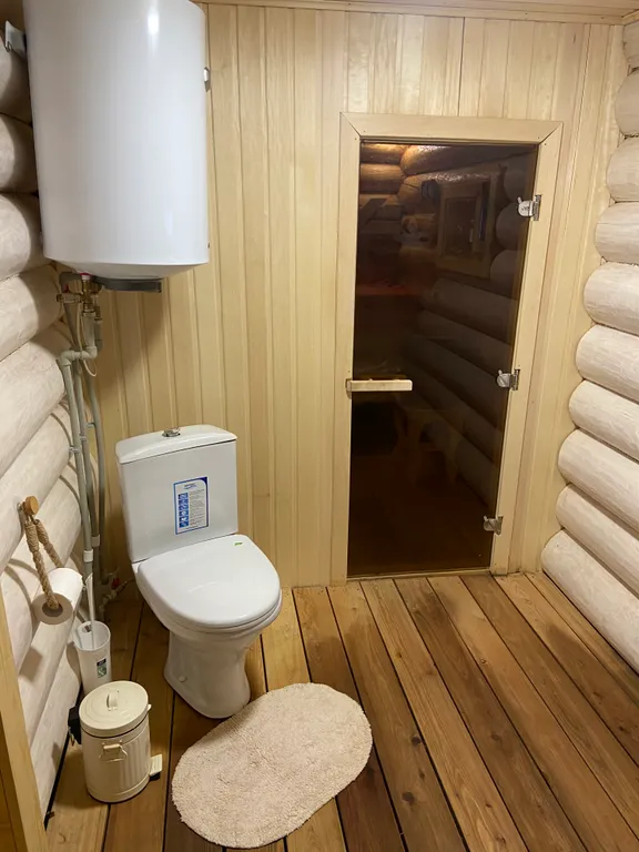 Сказочный дом в лесу