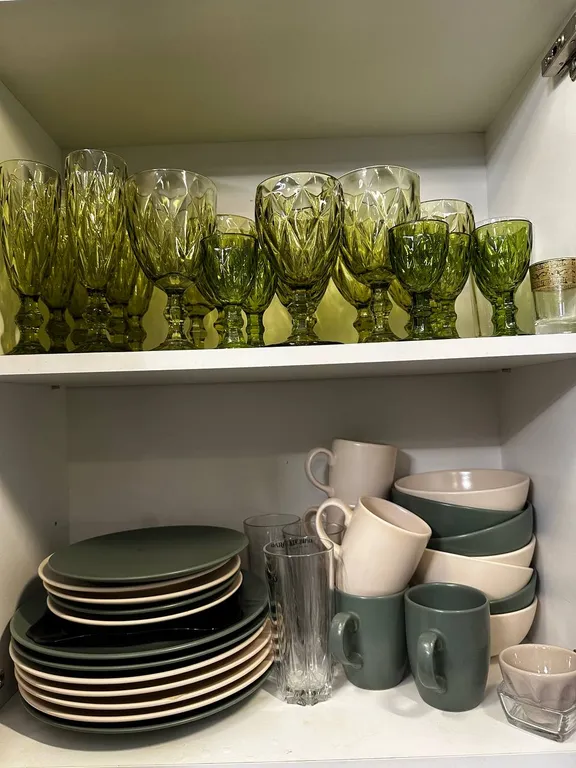 Дом в черте города в лесу