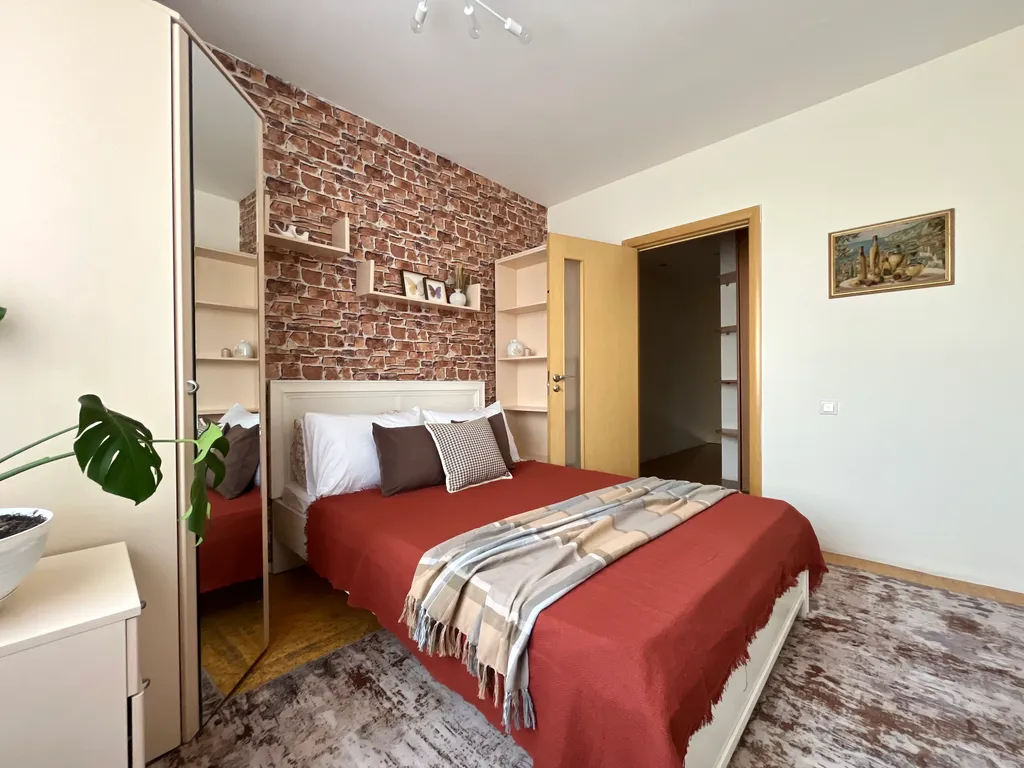 Двухуровневая 3х-комн квартира