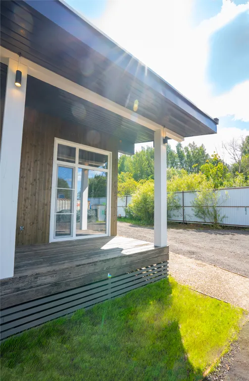 Премиальная вилла на берегу озера с выходом к пляжу