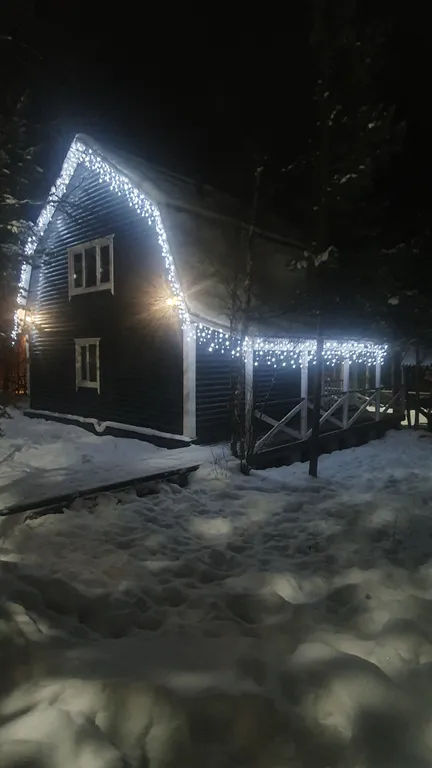 Уютный дом на берегу водохранилища