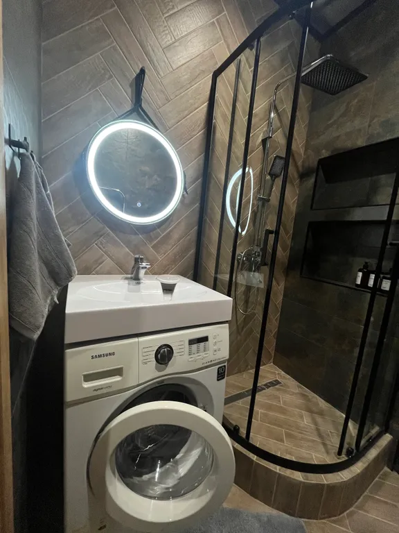 Новая 2-х комнатная квартира с дизайнерским ремонтом в стиле лофт