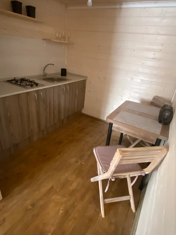 Домик на берегу реки