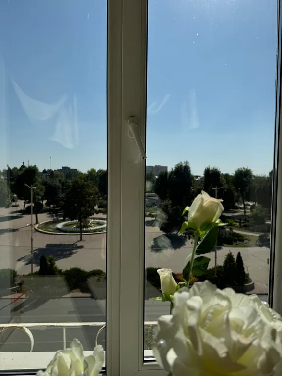 Большая 3-комнатная квартира в самом центре на площади