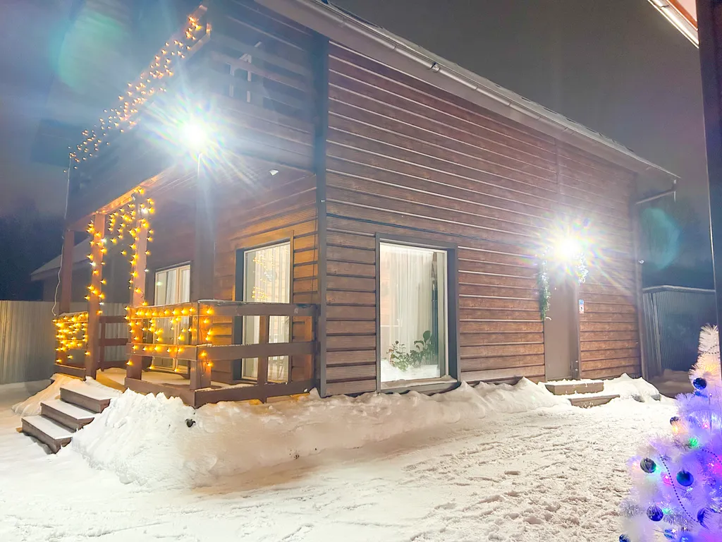 Дом с баней и бассейном