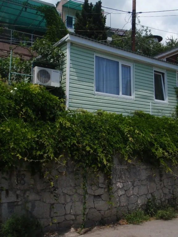 Домик с видом на море