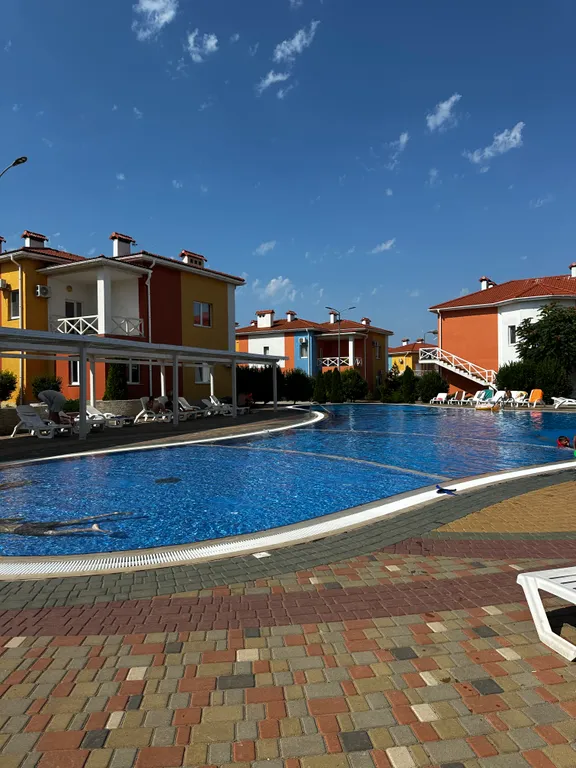 Аппартамент с видом на море и бассейном