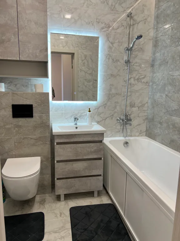 Двухкомнатная квартира в самом центре нашего города с новым ремонтом