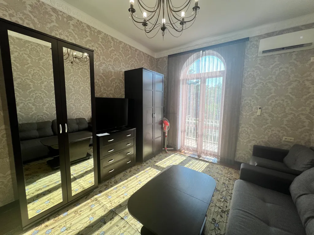 Квартира 1-комнатная сталинка в Сухуме у моря — аренда посуточно в Сухум