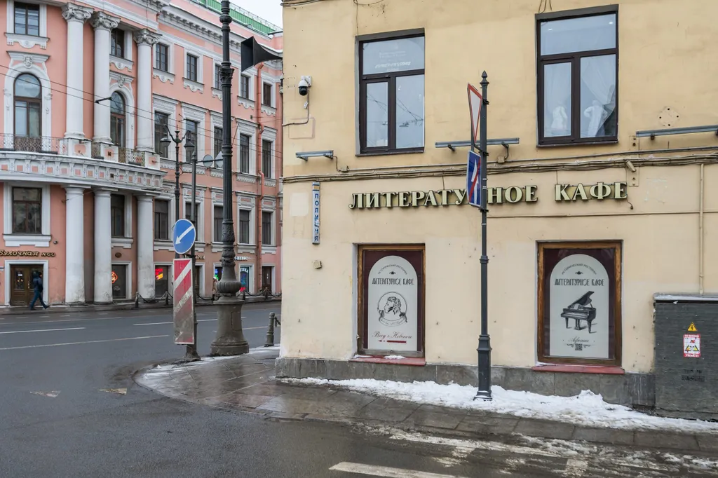 Квартира Квартира Светлая евротрёшка с окнами на Невский — Санкт-Петербург