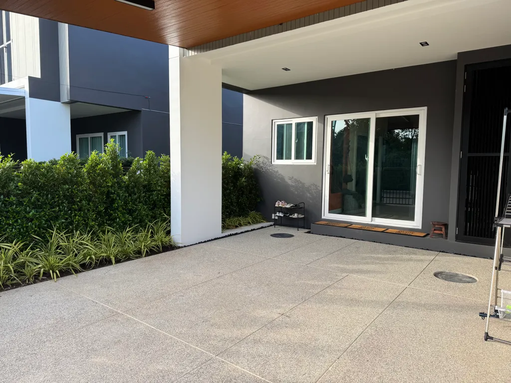 SvoyLux солнечный остров в океане