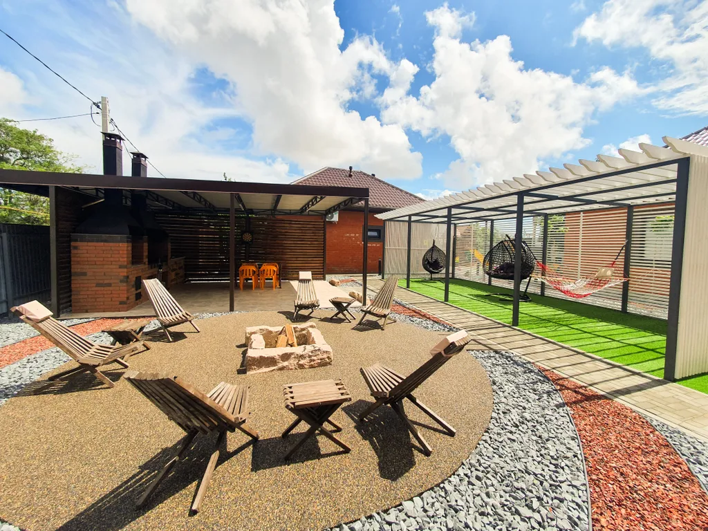 Коттедж Отдельный дом с благоустроенным двором возле азовского моря — аренда посуточно в Должанская