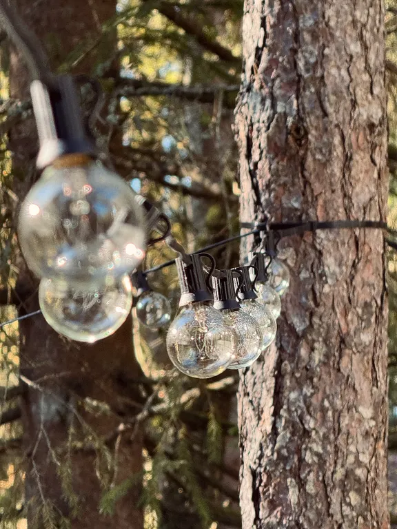 Дом A-frame с баней и джакузи под открытым небом в сосновом лесу