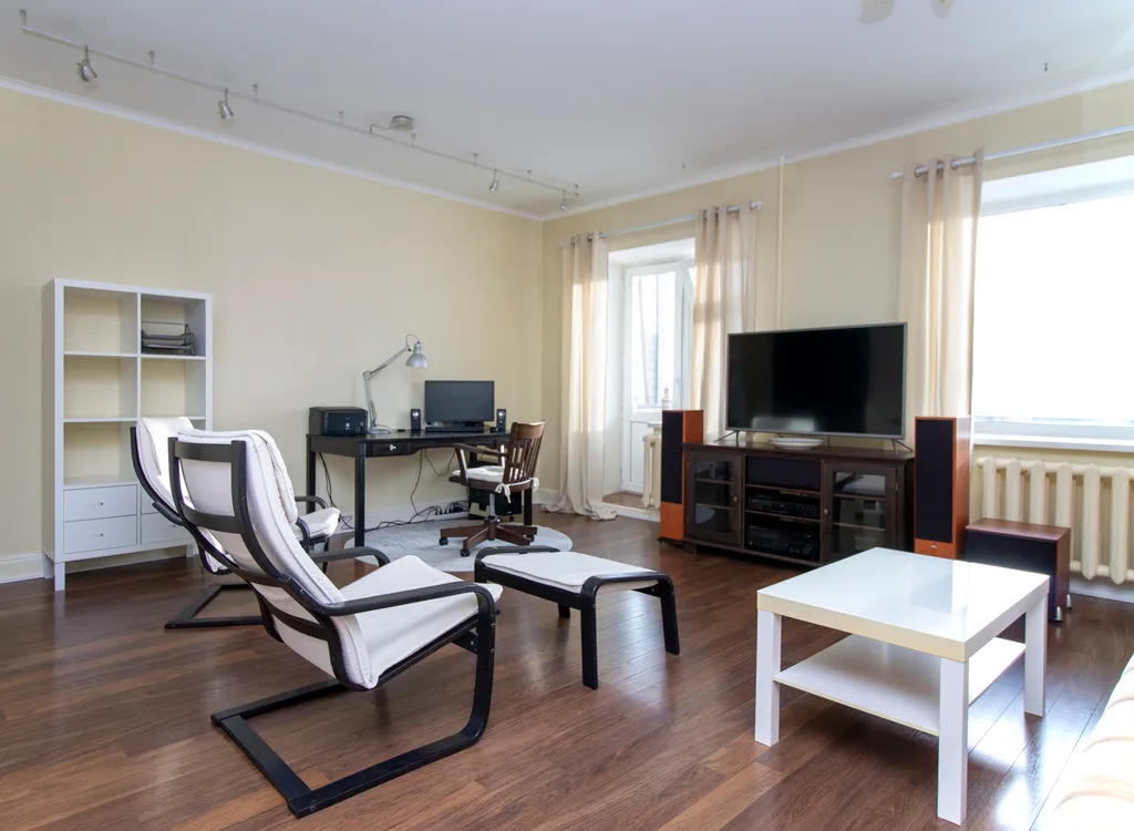 Уютная и просторная квартира с отдельной спальней и гостиной-кухней