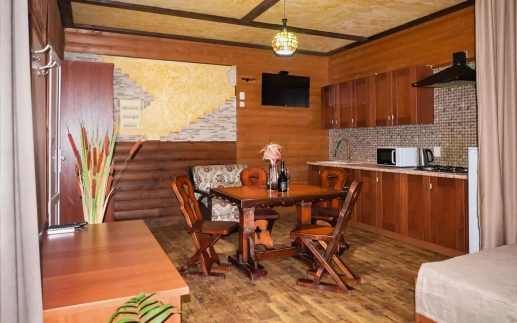 Коттедж с кухней