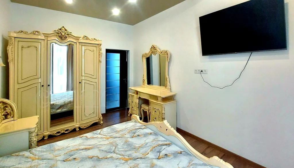 Дом с бассейном в районе Артека и горы Аю-Даг