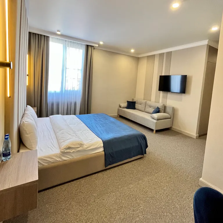 Коттедж с бассейном и баней