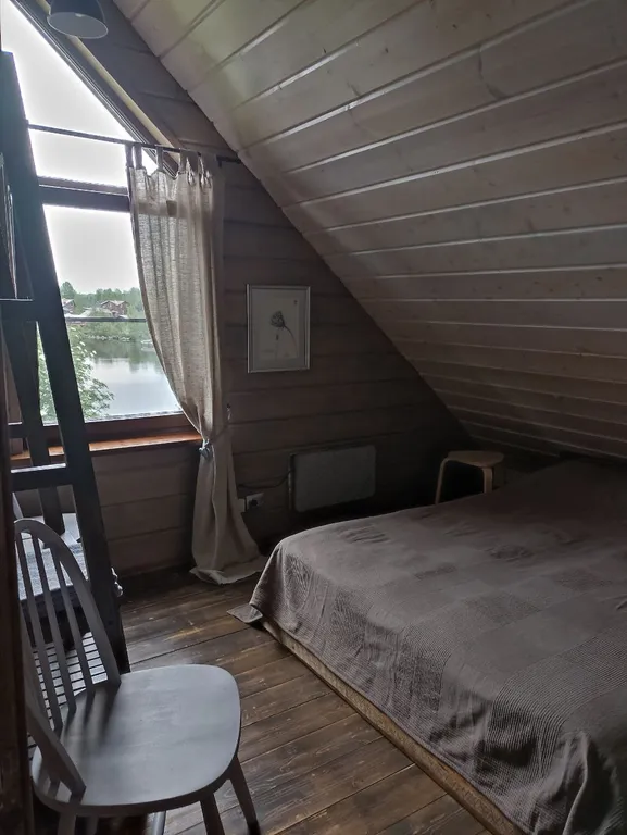 Коттедж на берегу озера