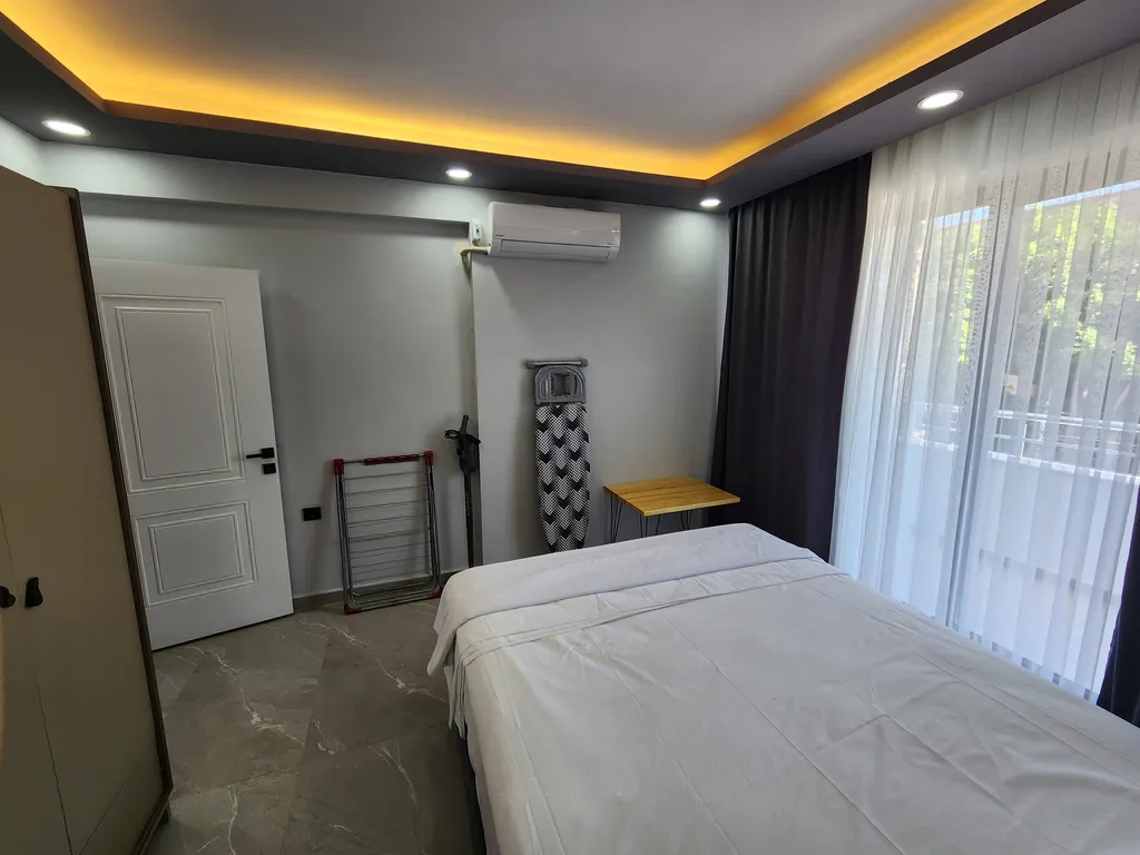 Квартира в центре Сиде внутри комплекса с бассейном