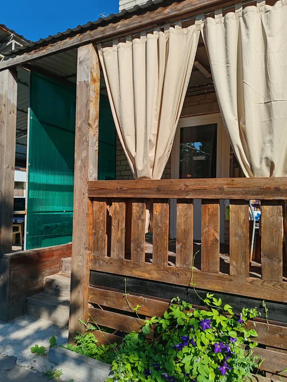 Квартира Трехместный номер с верандой — аренда посуточно в Ейск