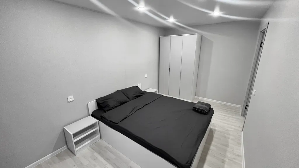 Комфортабельная 2-комнатная квартира с новым дизайнерским ремонтом