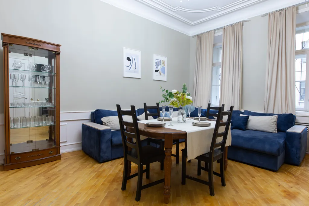 Просторные апартаменты в доходном доме купца Елисеева