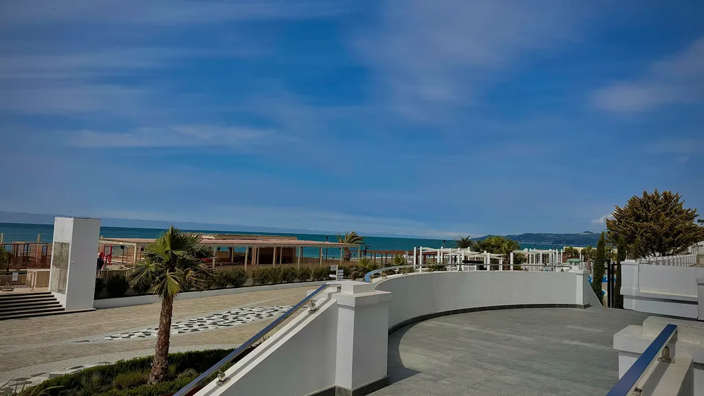 Квартира Квартира Семейный номер в центре сочи на набережной "Ривьера" — Сочи