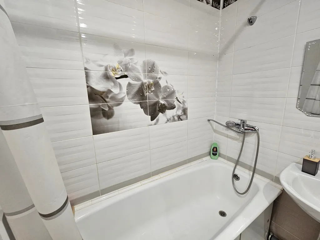 Уютная квартира у метро, 5 минут