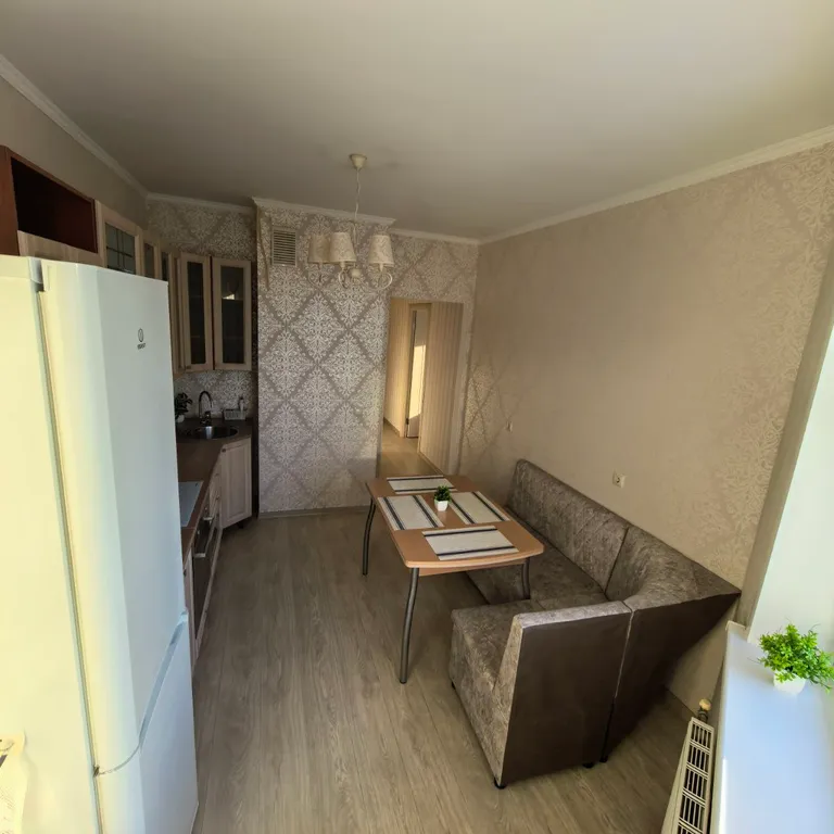 Большая 2-я квартира с отдельными 2-мя спальнями, отдельной кухней