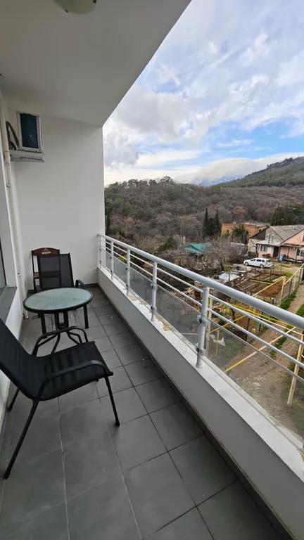 Студия у моря в районе замка ласточкино гнездо