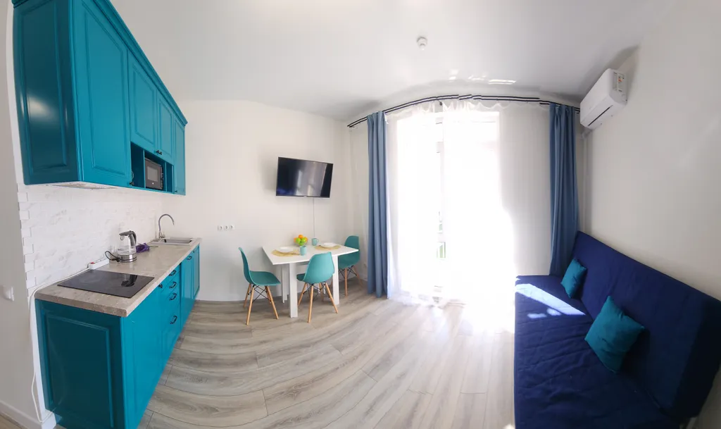 Студия с видом на бассеин