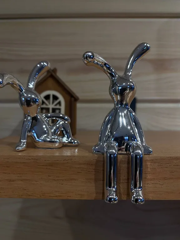 Дом у берега озера