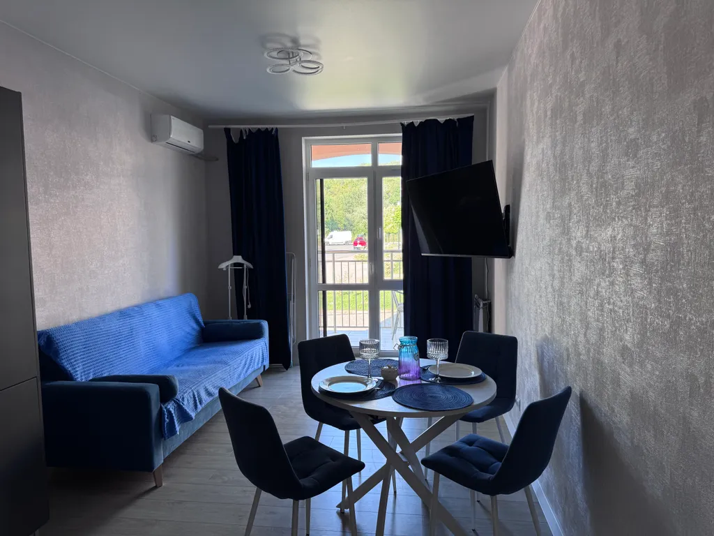 Евродвухкомнатная с видом на горы и бассейн