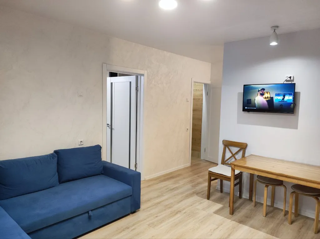 Уютная солнечная студия + спальня в 5 минутах пешком до Термы Вода