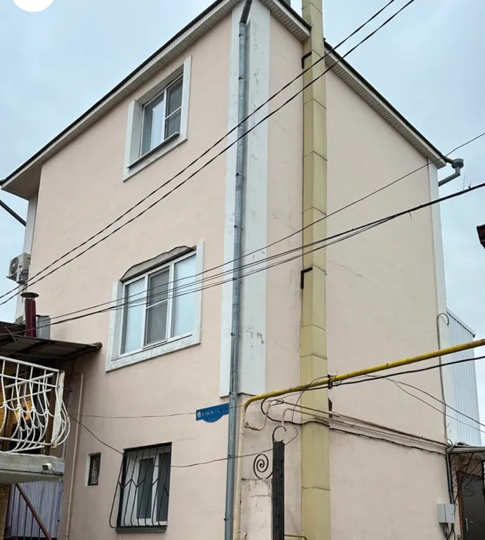 Дом на цветнике