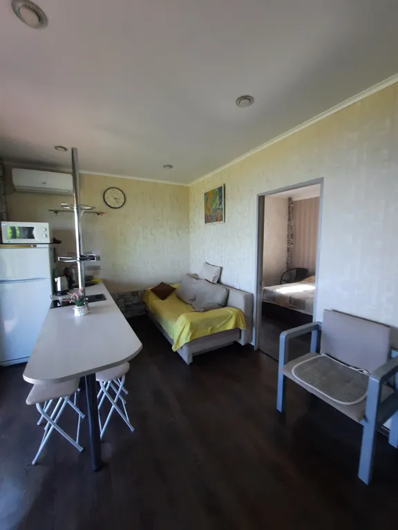 Домик на берегу Волги, на опушке леса