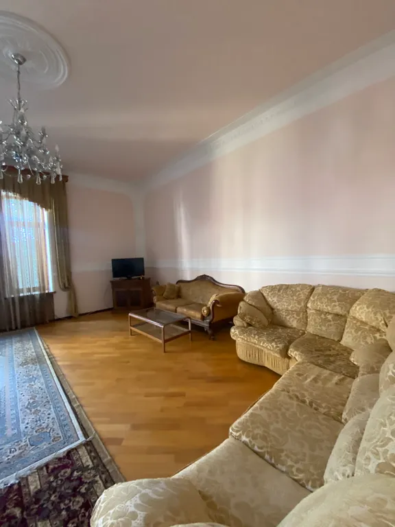 Дом напротив фонтана с потрясающим видом на крепость, фонтан и море