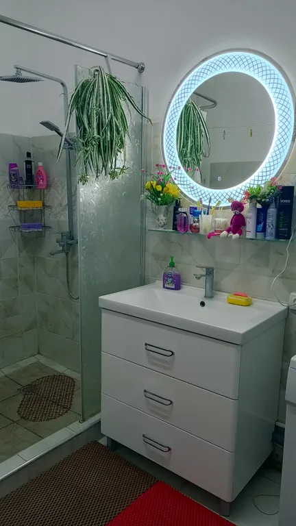 Большой семейный номер до 6 чел.  Рядом М4, Парк "Лога"- заезд 14-22