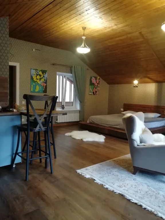 Уютная студия люкс с панорамными окнами с видом на горы