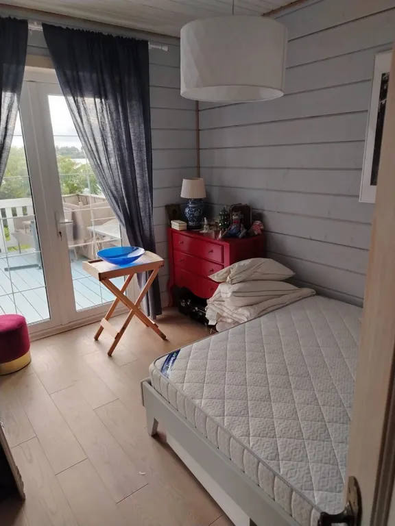 Уютный домик с видом на озеро в стиле прованс со всеми удобствами