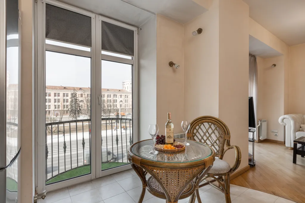 Апартамент рядом с ЦУМом и метро Якуба Коласа