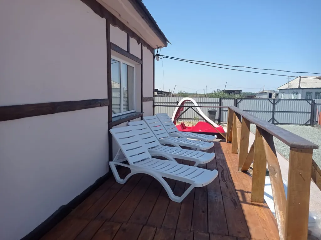 Загородный дом с видом на озеро