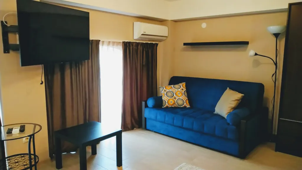 Квартира Квартира Уютная студия с видом на ж/д вокзал Адлер — Адлер