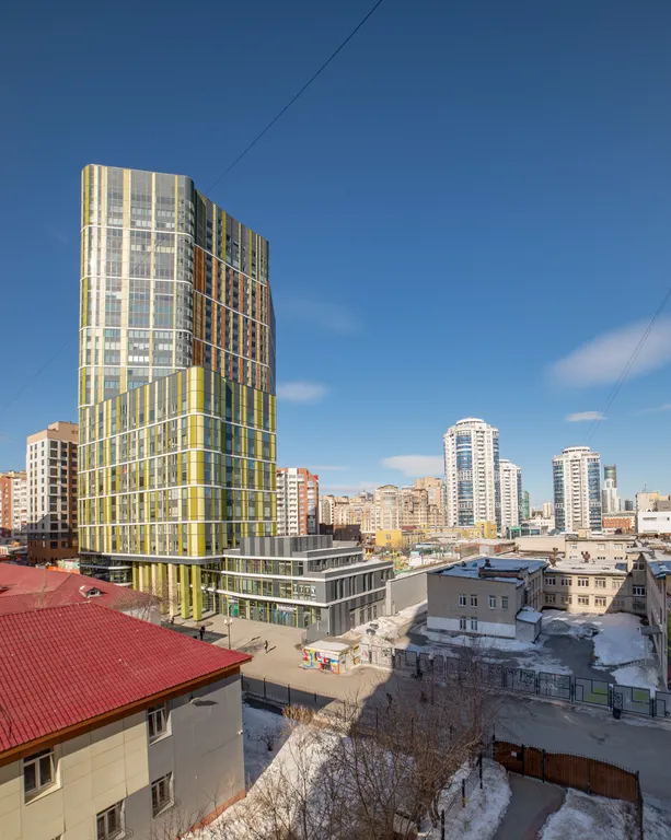 Красная вишня и голубика