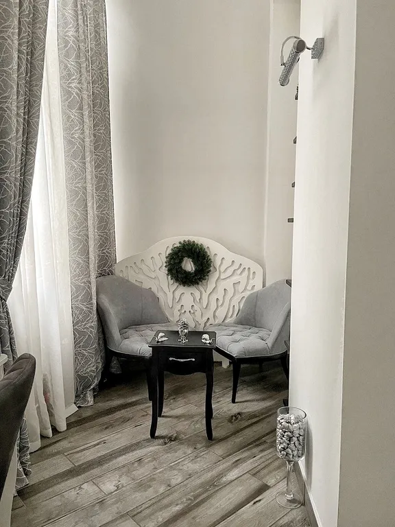 Уникальный апартамент в старинном особняке Anna Stevar